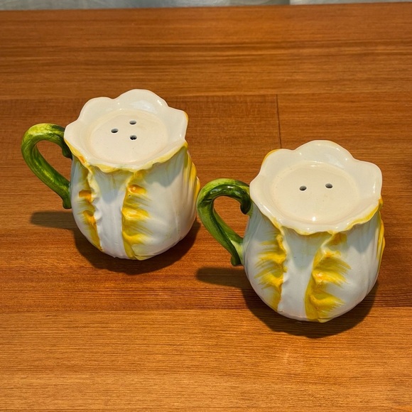 VTG Lefton Yellow Cabbage Rose Salt and Pepper Shakers Handles Cottagecore Green - Picture 3 of 16